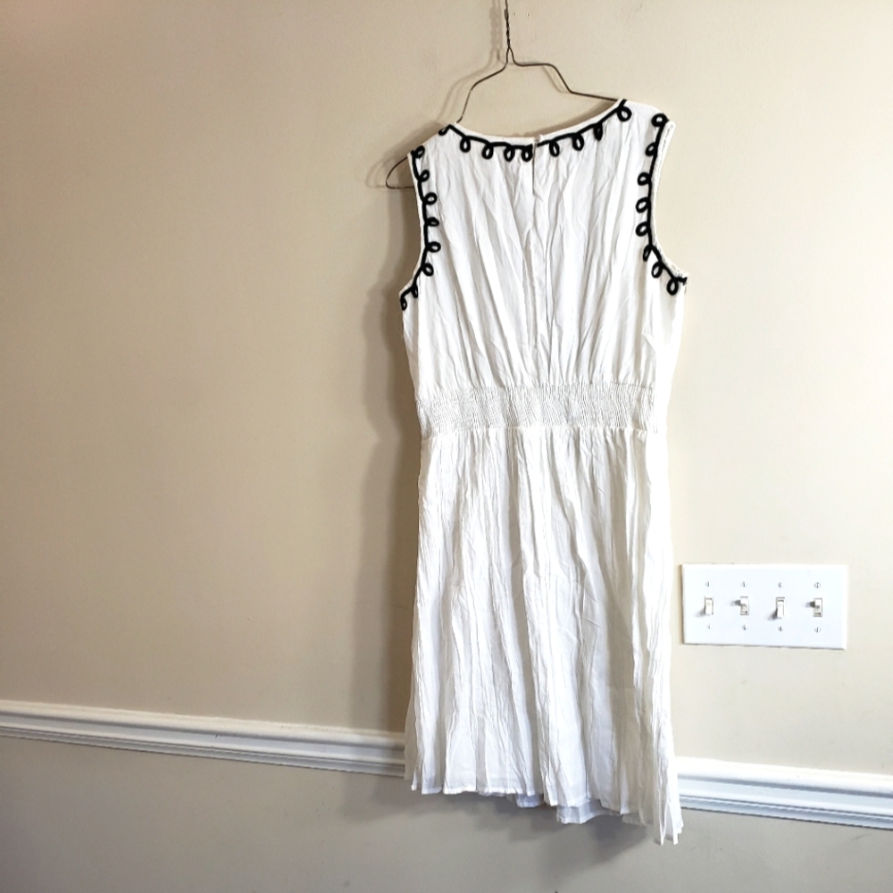 Studio West Apparel - Picture 7 of 16